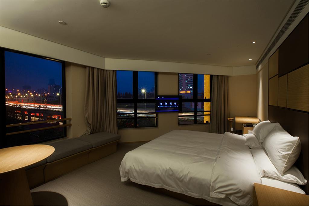 Ji Hotel Shanghai Xujiahui מראה חיצוני תמונה