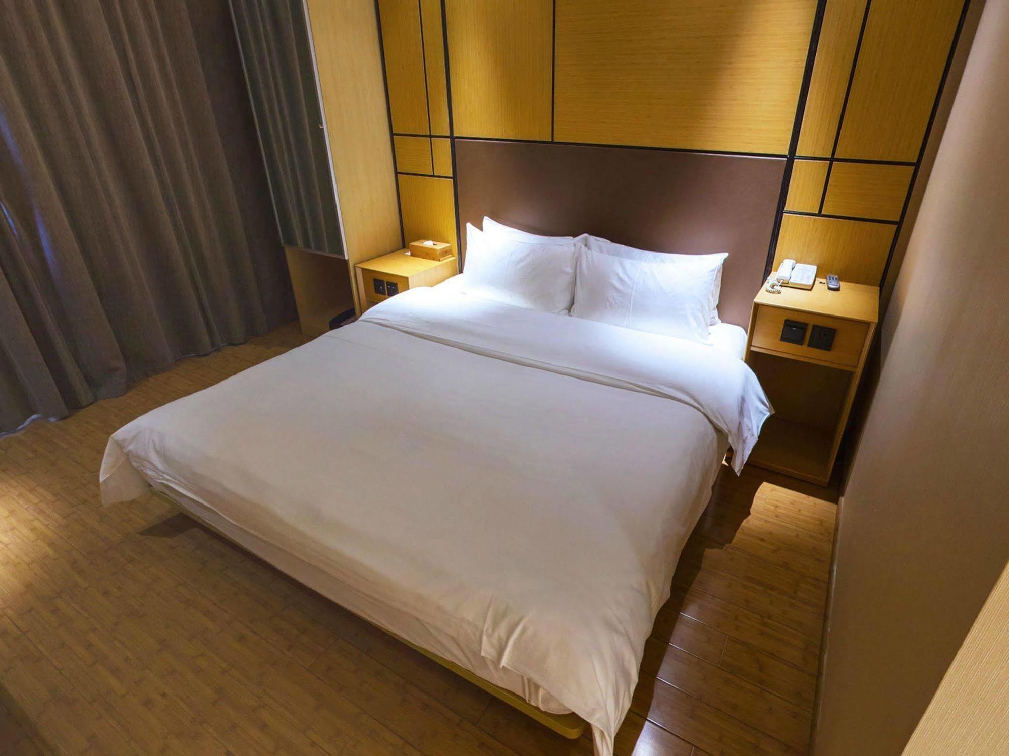 Ji Hotel Shanghai Xujiahui מראה חיצוני תמונה